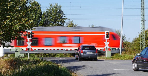 Sperrung des Bahnübergangs Benther Straße