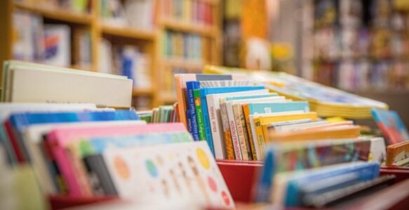 Neueröffnung der Bücherei am 27. Juni